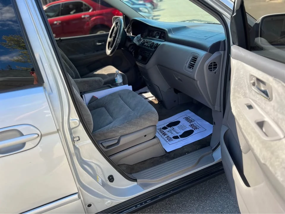 2003 Honda Odyssey - Image 8 of 11