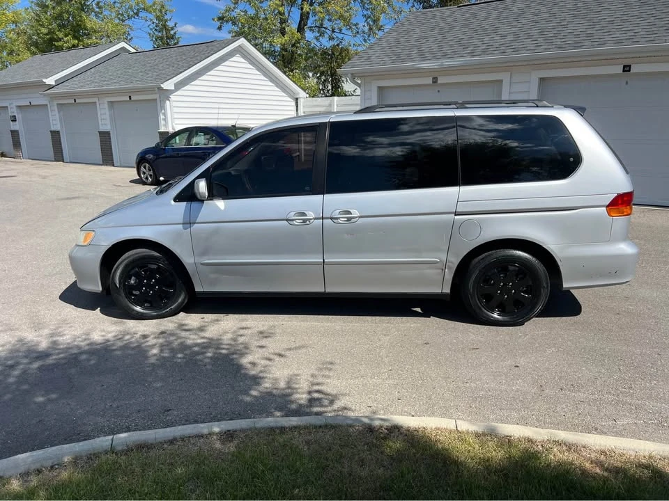 2003 Honda Odyssey - Image 2 of 11