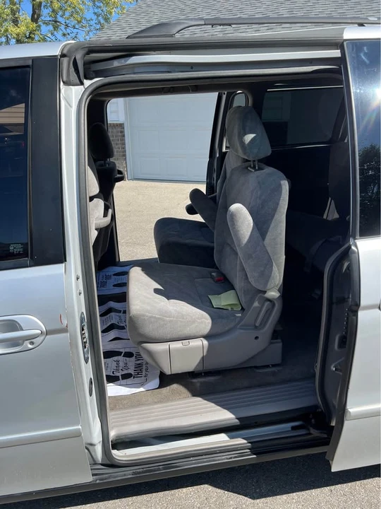 2003 Honda Odyssey - Image 10 of 11