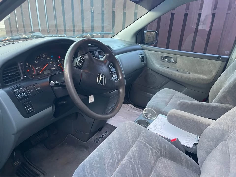 2003 Honda Odyssey - Image 3 of 7