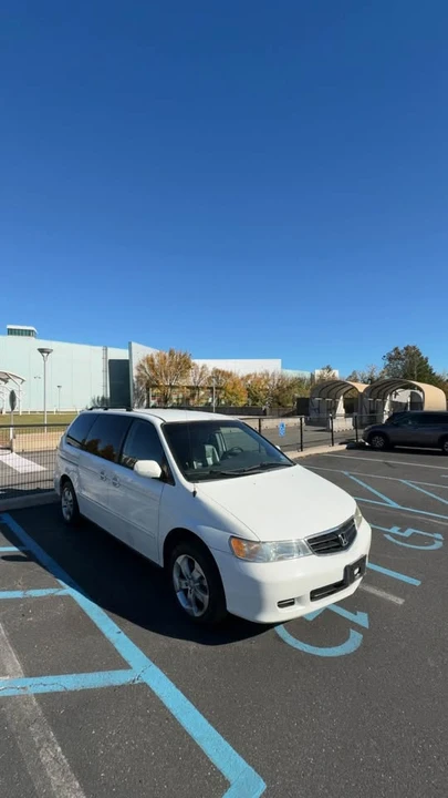 2003 Honda Odyssey - Image 2 of 9