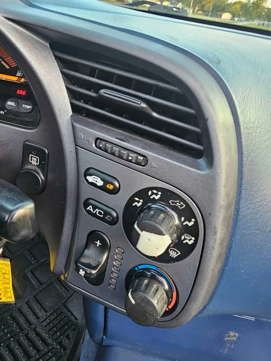 2003 Honda AP1 S2000 - Image 4 of 11