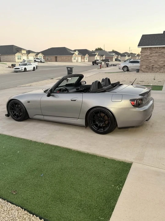 2003 Honda AP1 S2000 - Image 2 of 9