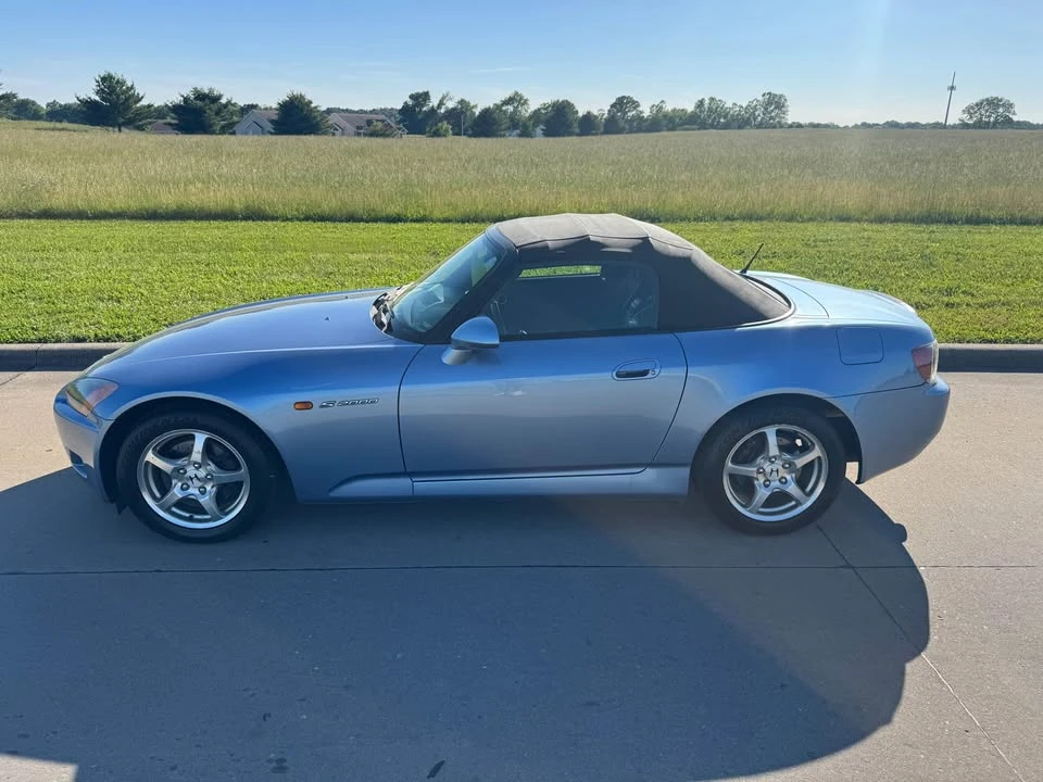 2003 Honda AP1 S2000 - Image 2 of 13