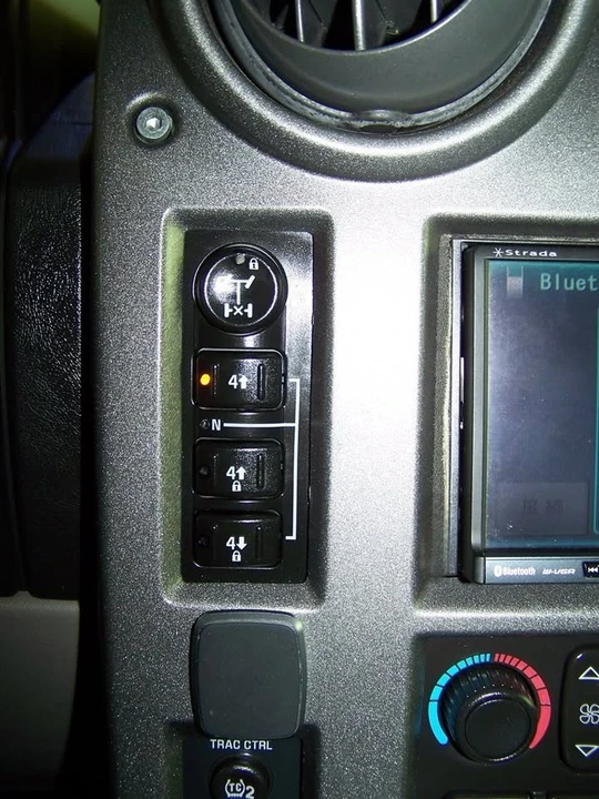 2003 Hummer Hummer H2 - Image 10 of 20