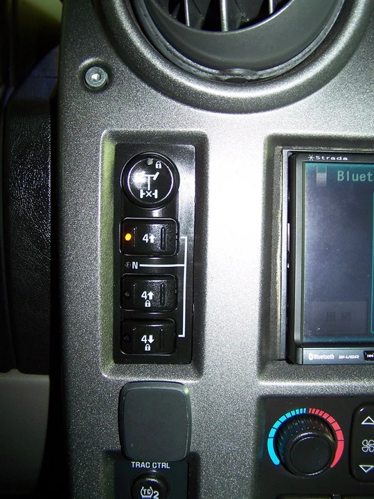 2003 Hummer Hummer H2 - Image 11 of 31