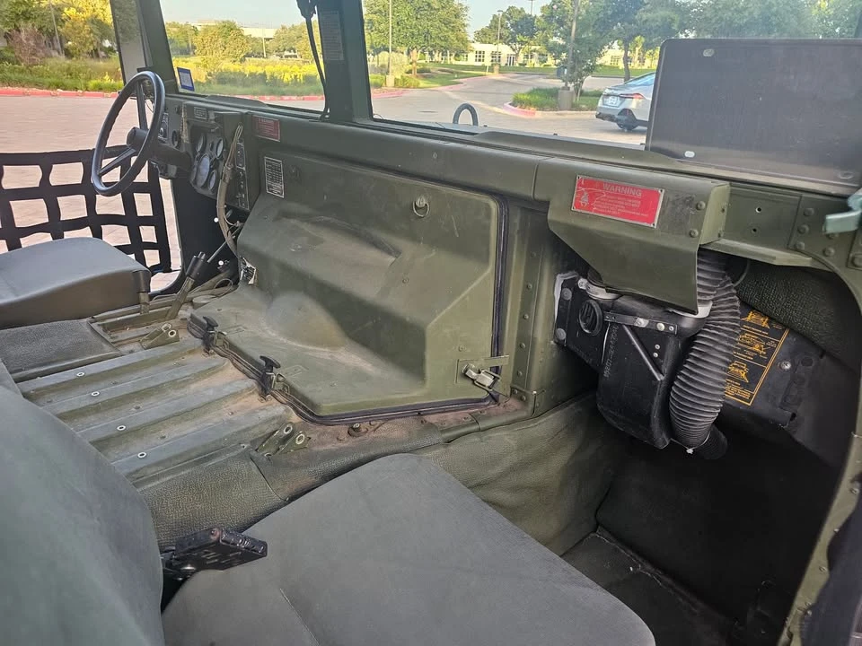 2003 Hummer HMMWV - Image 10 of 19