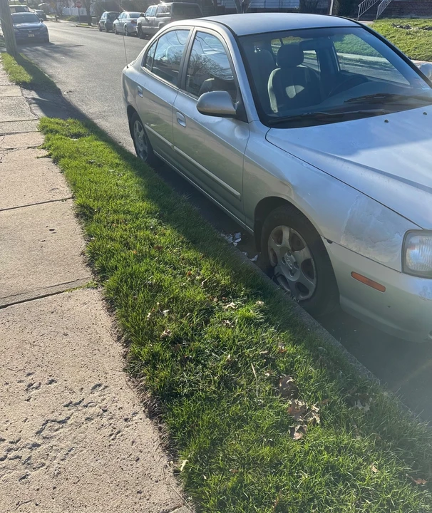 2003 Hyundai Elantra - Image 8 of 8