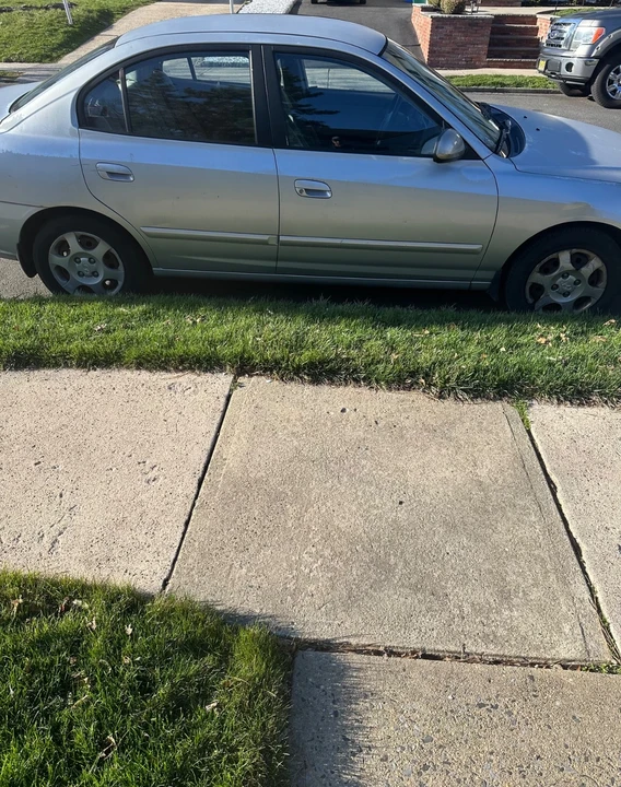 2003 Hyundai Elantra - Image 7 of 8