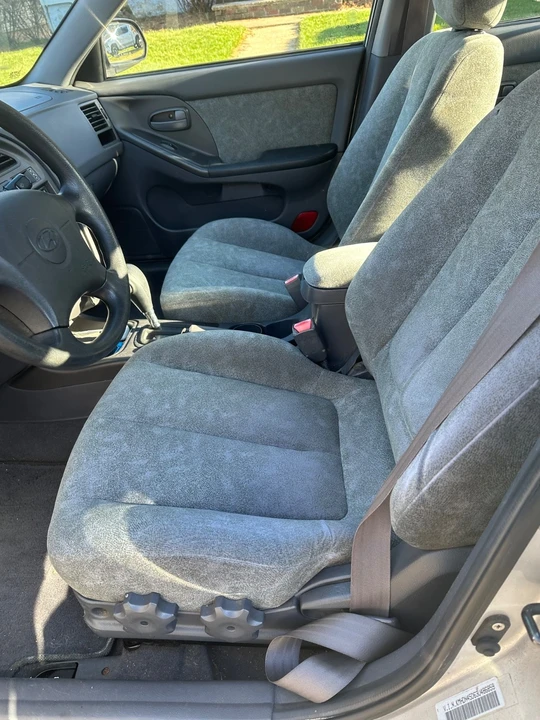 2003 Hyundai Elantra - Image 5 of 8