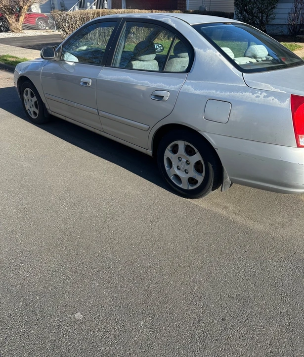 2003 Hyundai Elantra - Image 6 of 8