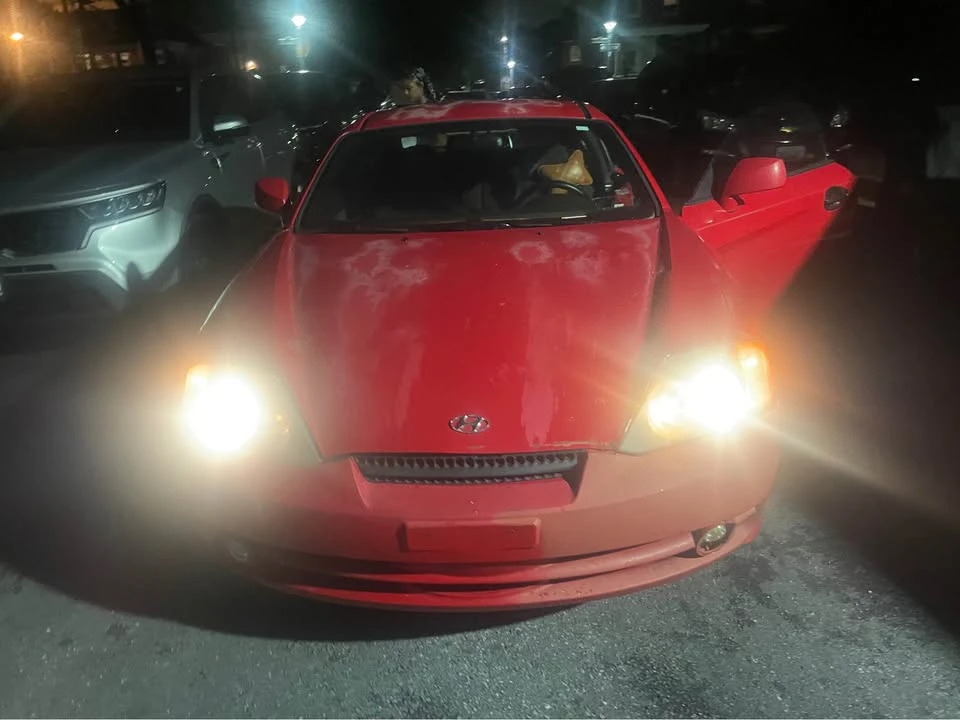 2003 Hyundai Tiburon - Image 13 of 18