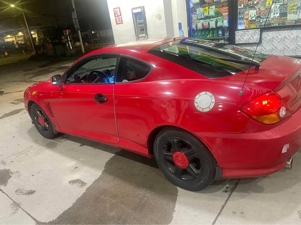 2003 Hyundai Tiburon - Image 6 of 18