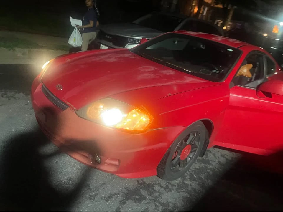 2003 Hyundai Tiburon - Image 14 of 18