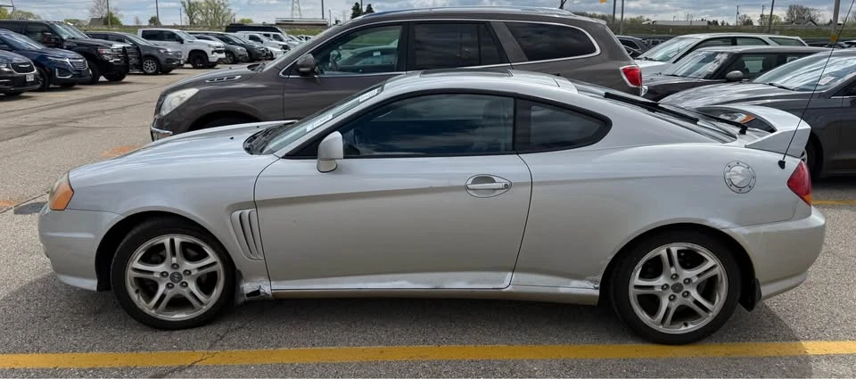 2003 Hyundai Tiburon - Image 4 of 11