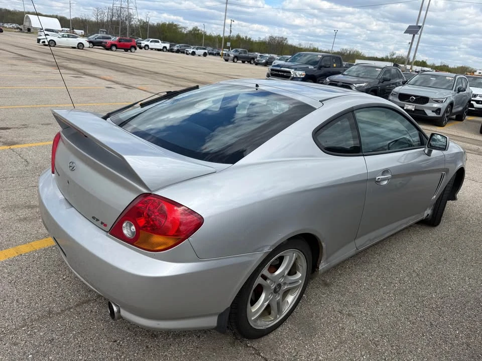 2003 Hyundai Tiburon - Image 5 of 11