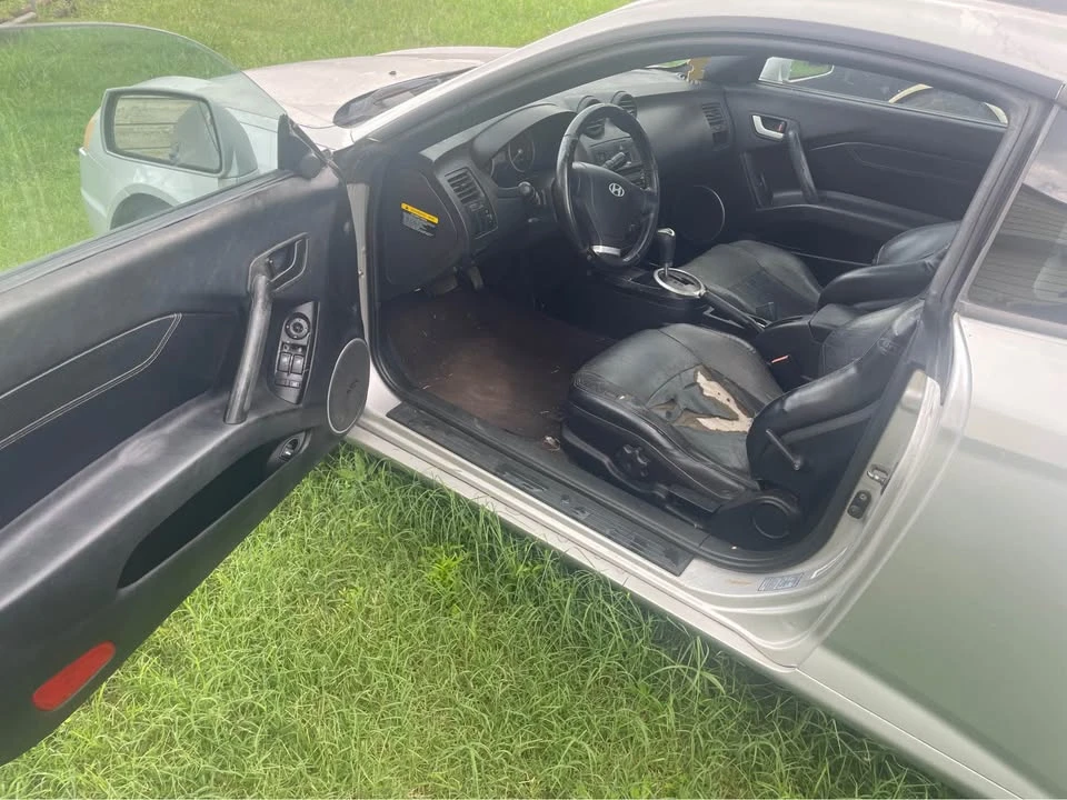 2003 Hyundai Tiburon - Image 4 of 7