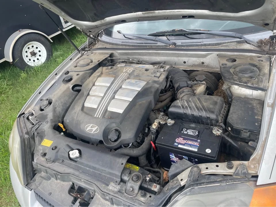 2003 Hyundai Tiburon - Image 2 of 7
