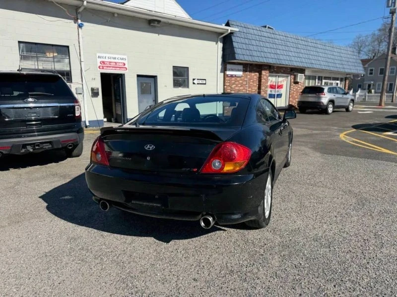 2003 Hyundai Tiburon - Image 11 of 12