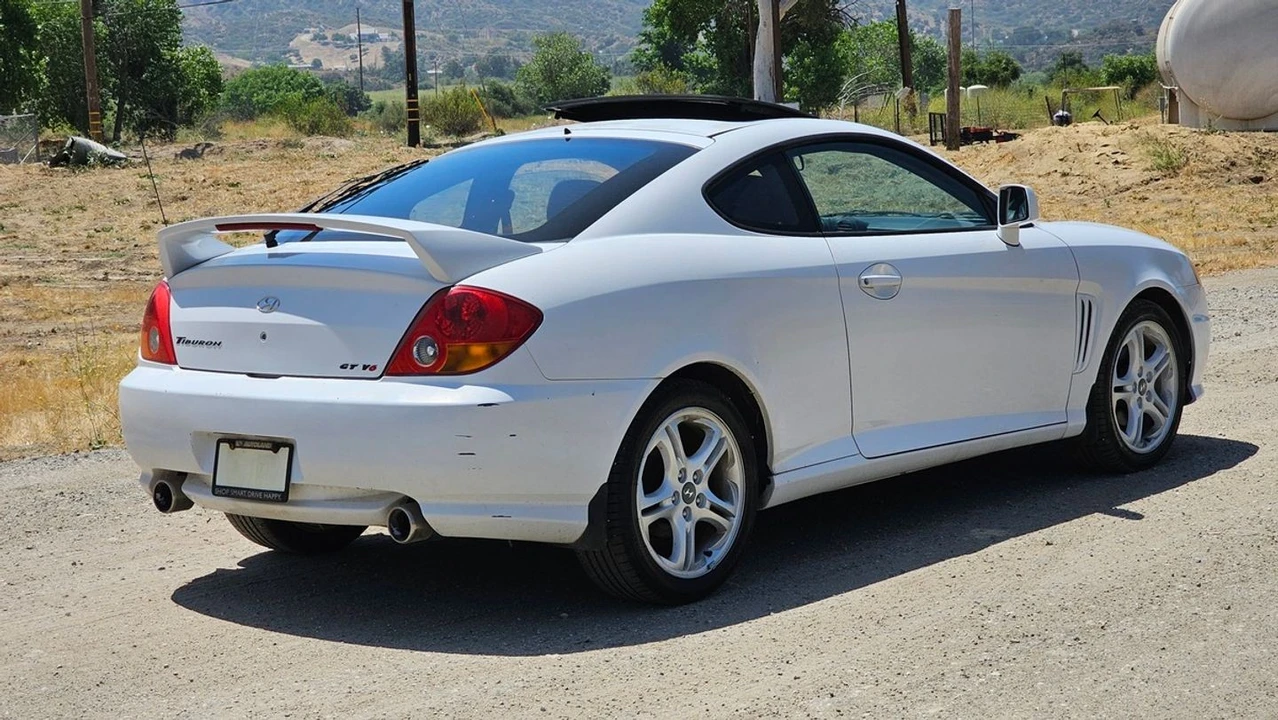 2003 Hyundai Tiburon - Image 7 of 12