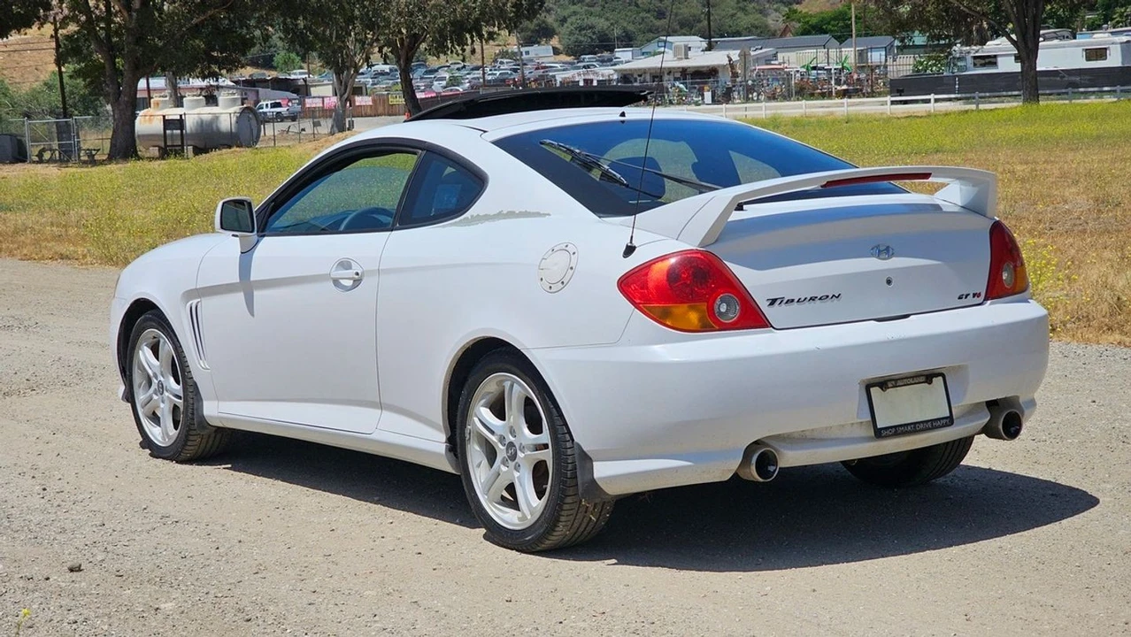 2003 Hyundai Tiburon - Image 6 of 12