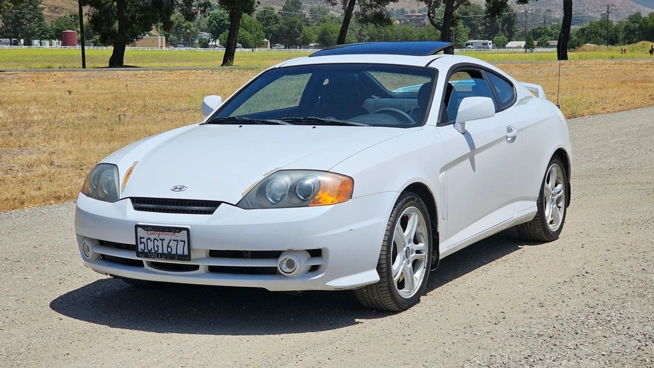 2003 Hyundai Tiburon - Image 5 of 26