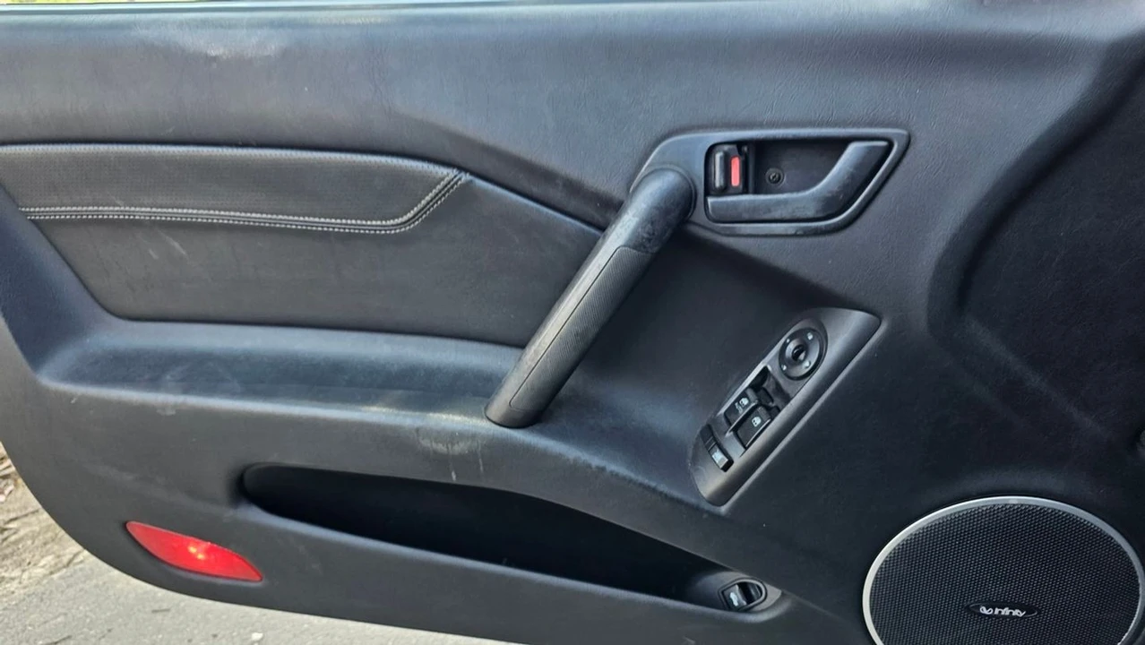 2003 Hyundai Tiburon - Image 20 of 26