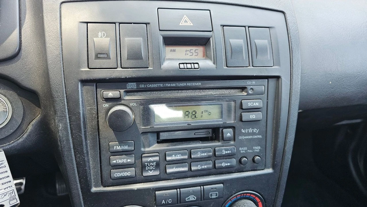 2003 Hyundai Tiburon - Image 17 of 26
