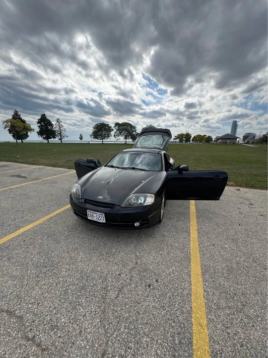 2003 Hyundai Tiburon - Image 12 of 15