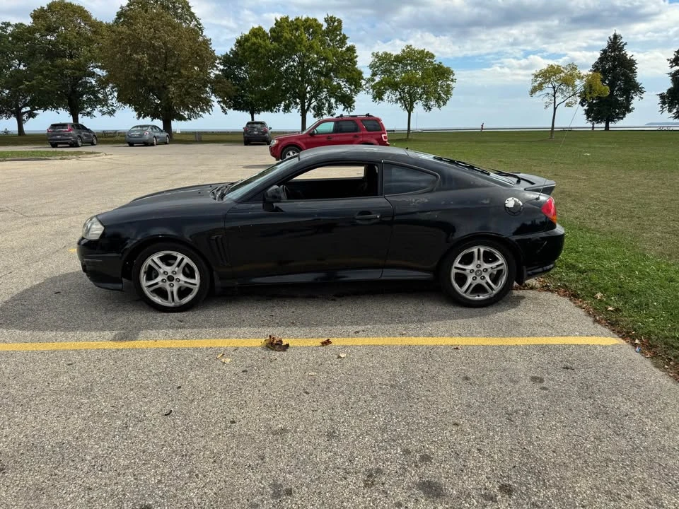 2003 Hyundai Tiburon - Image 5 of 15