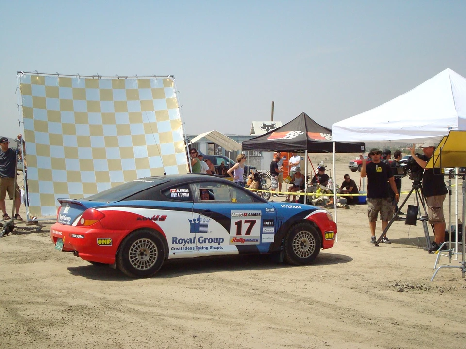 2003 Hyundai Tiburon - Image 20 of 23