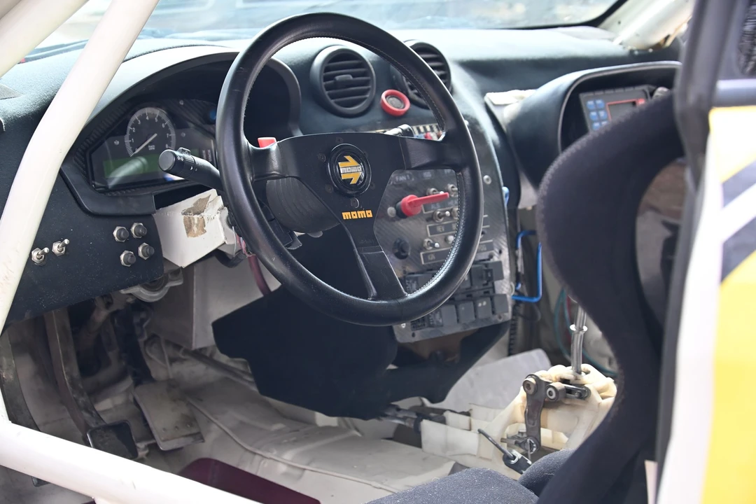 2003 Hyundai Tiburon - Image 11 of 23