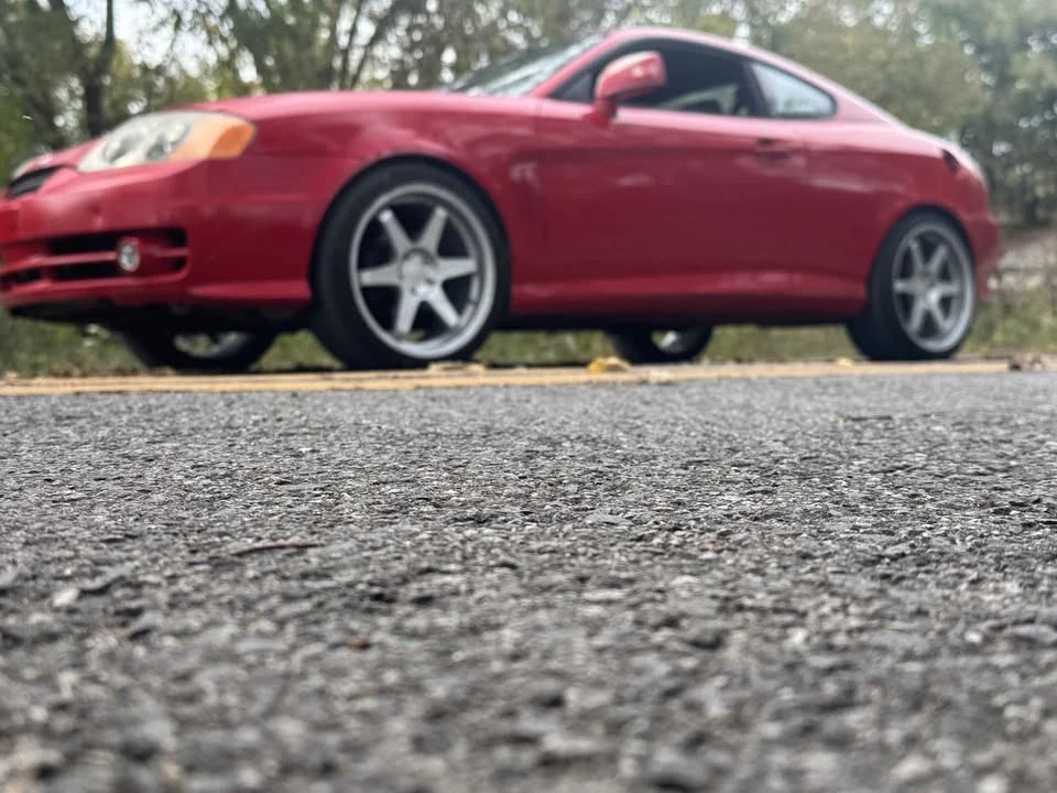 2003 Hyundai Tiburon - Image 3 of 4