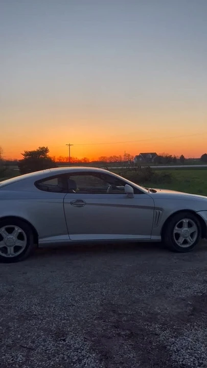 2003 Hyundai Tiburon - Image 3 of 3