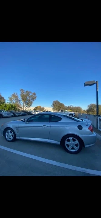 2003 Hyundai Tiburon - Image 2 of 12