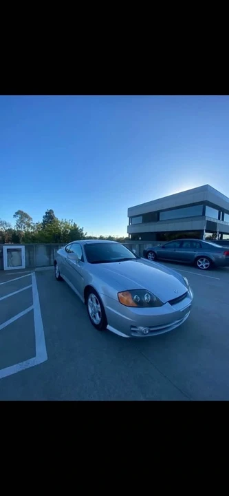 2003 Hyundai Tiburon - Image 6 of 12