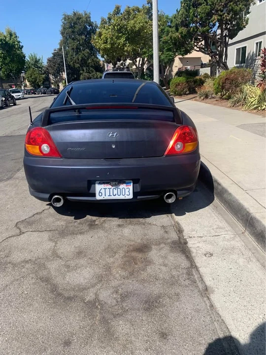 2003 Hyundai Tiburon - Image 3 of 11