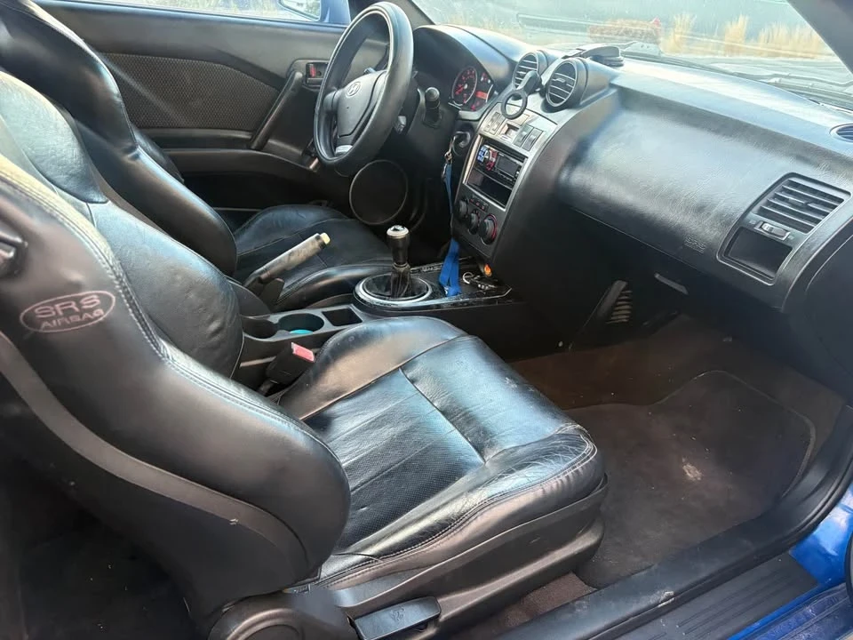 2003 Hyundai Tiburon - Image 6 of 8