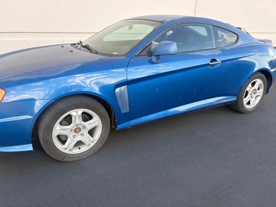 2003 Hyundai Tiburon - Image 2 of 8