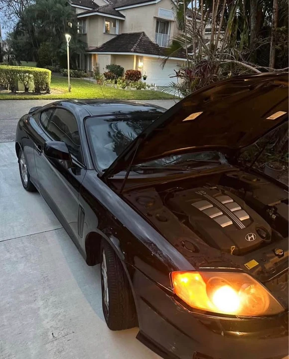 2003 Hyundai Tiburon - Image 3 of 6