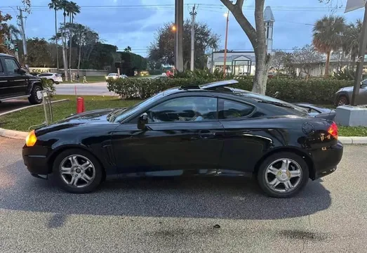 2003 Hyundai Tiburon Coupe