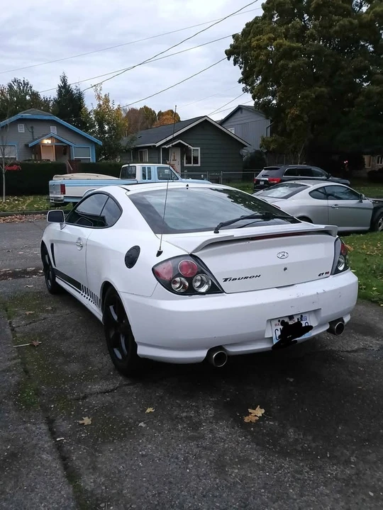 2003 Hyundai Tiburon - Image 12 of 15
