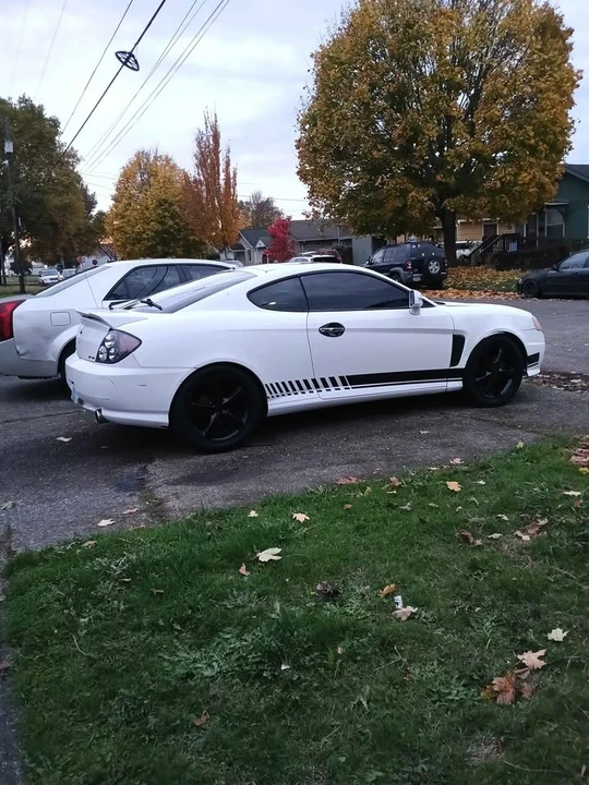2003 Hyundai Tiburon - Image 15 of 15