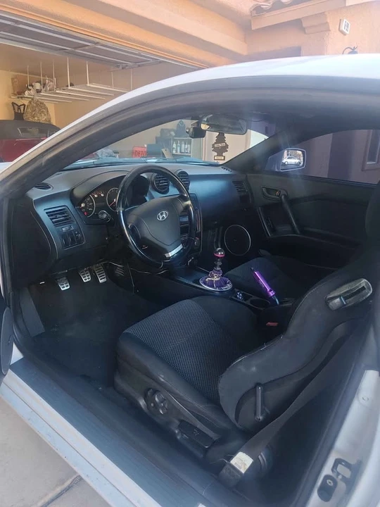 2003 Hyundai Tiburon - Image 2 of 9