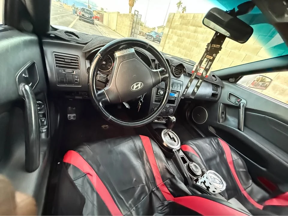 2003 Hyundai Tiburon - Image 6 of 7
