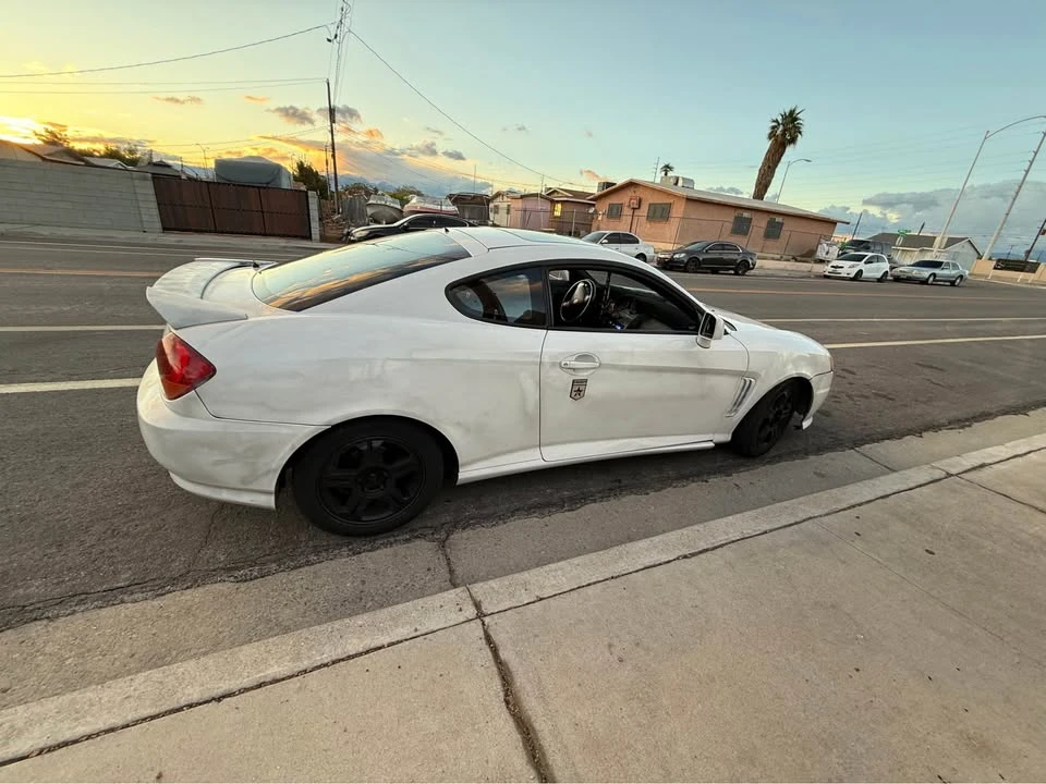 2003 Hyundai Tiburon - Image 2 of 7