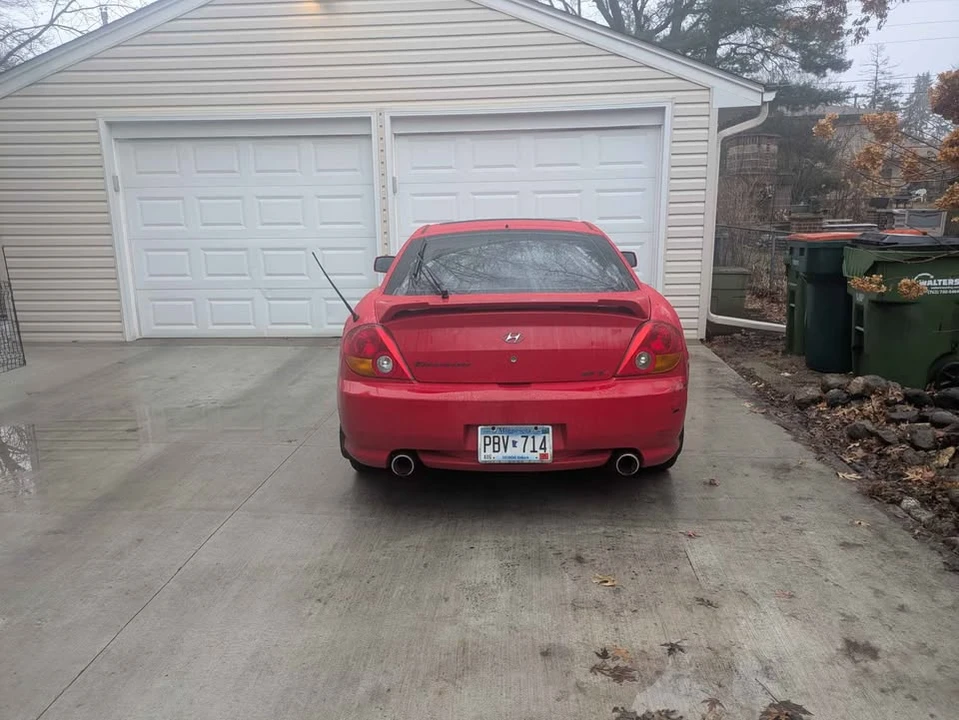 2003 Hyundai Tiburon - Image 3 of 11