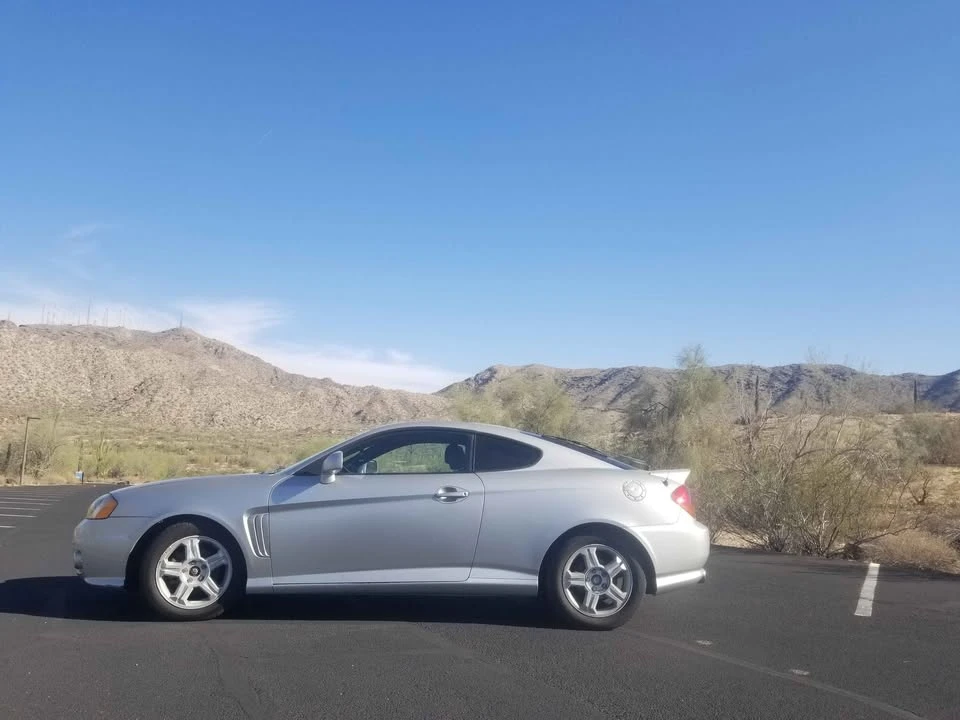 2003 Hyundai Tiburon - Image 3 of 4