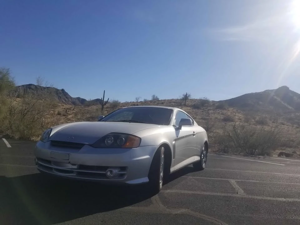 2003 Hyundai Tiburon - Image 2 of 4