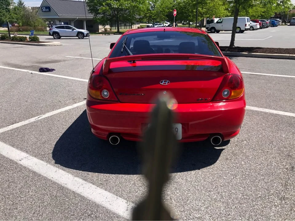 2003 Hyundai Tiburon - Image 4 of 19